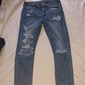AE Ripped Tomgirl Jeans